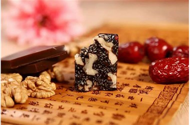 真假阿胶鉴别方法，你吃对了吗？